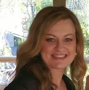 Meet your Posher, Lina